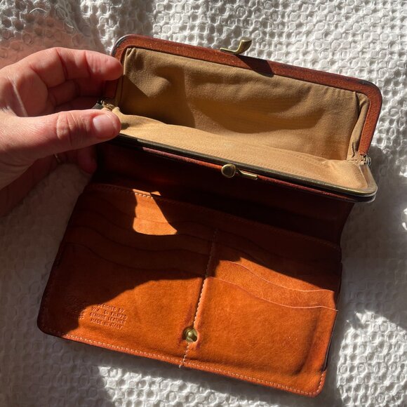 Il Bisonte brass closure clutch wallet - Picture 6 of 6